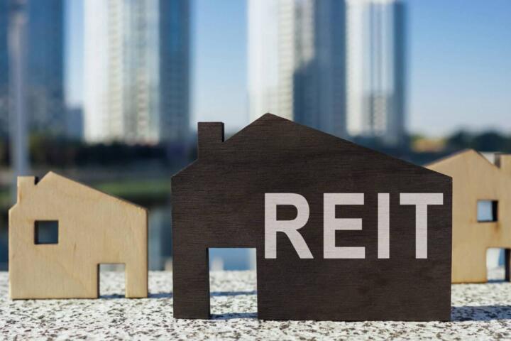 REIT Leverage: Debt Maturity and Interest Coverage